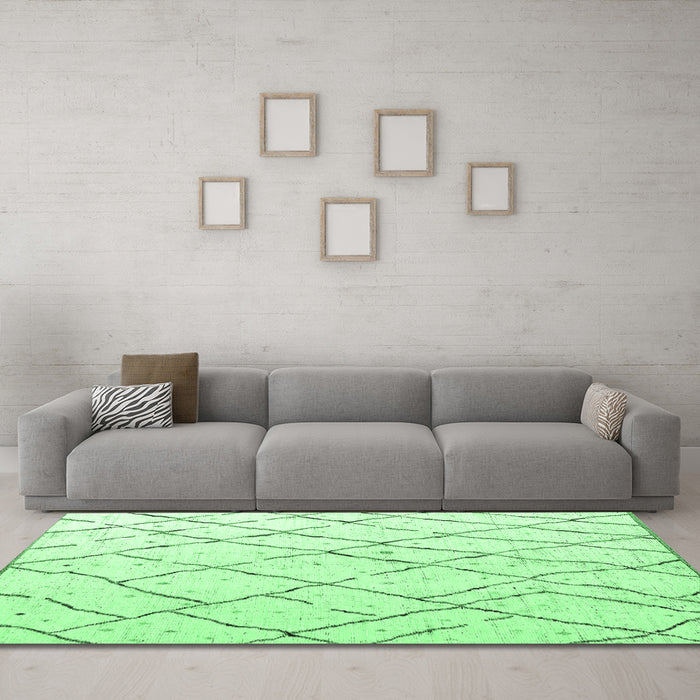 Machine Washable Solid Emerald Green Modern Area Rugs in a Living Room,, wshabs4851emgrn