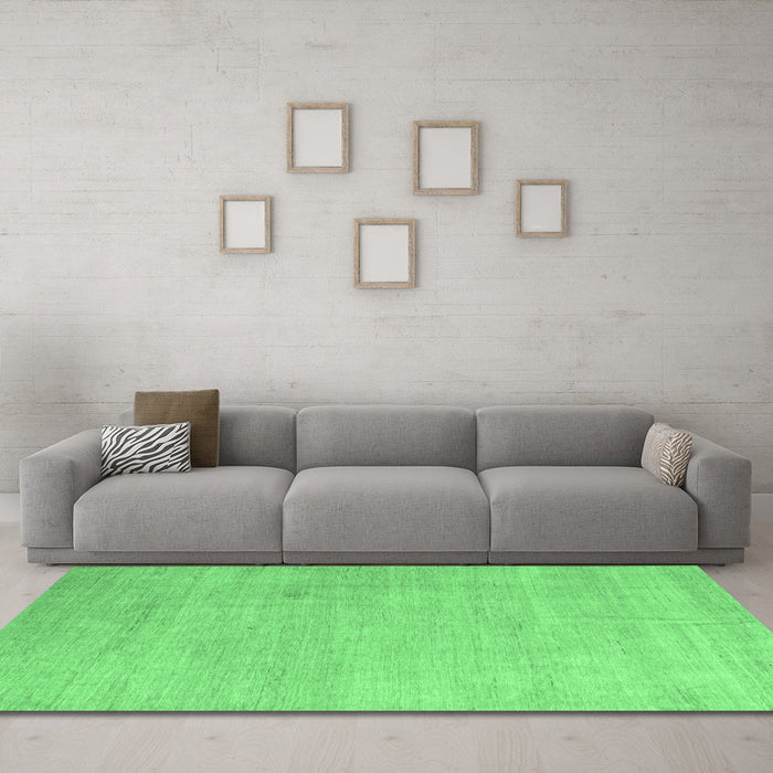 Machine Washable Abstract Emerald Green Modern Area Rugs in a Living Room,, wshabs4852emgrn