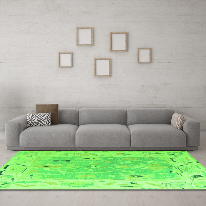 Machine Washable Oriental Green Traditional Area Rugs in a Living Room,, wshabs4857grn