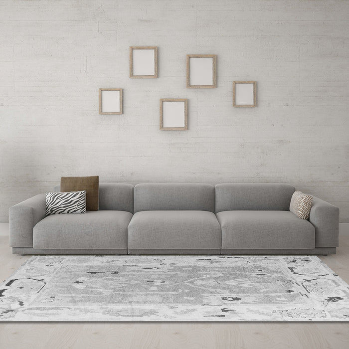 Machine Washable Oriental Gray Traditional Rug in a Living Room,, wshabs4857gry