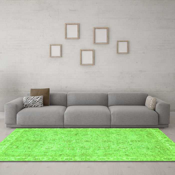 Machine Washable Abstract Green Modern Area Rugs in a Living Room,, wshabs487grn