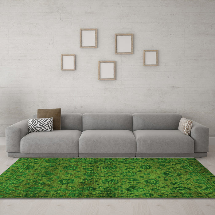 Machine Washable Abstract Green Modern Area Rugs in a Living Room,, wshabs489grn