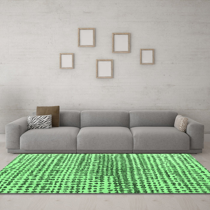 Machine Washable Solid Emerald Green Modern Area Rugs in a Living Room,, wshabs4900emgrn