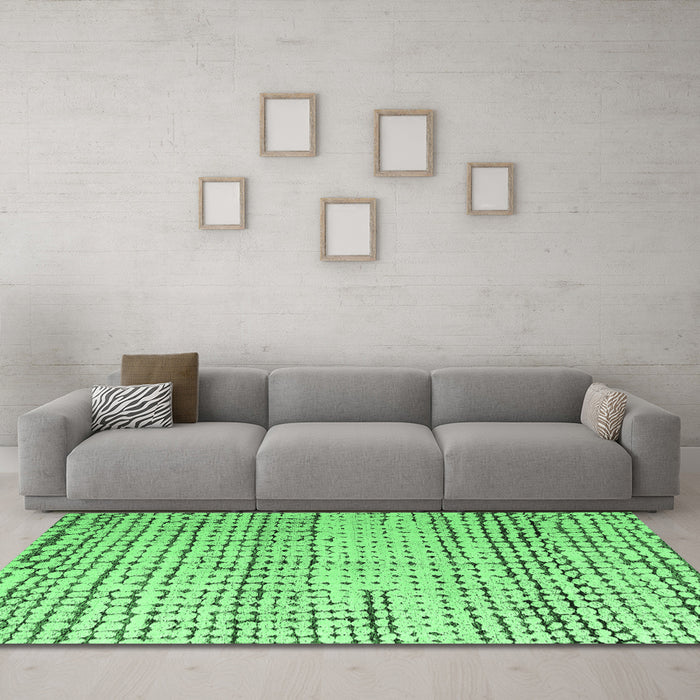 Machine Washable Solid Emerald Green Modern Area Rugs in a Living Room,, wshabs4906emgrn
