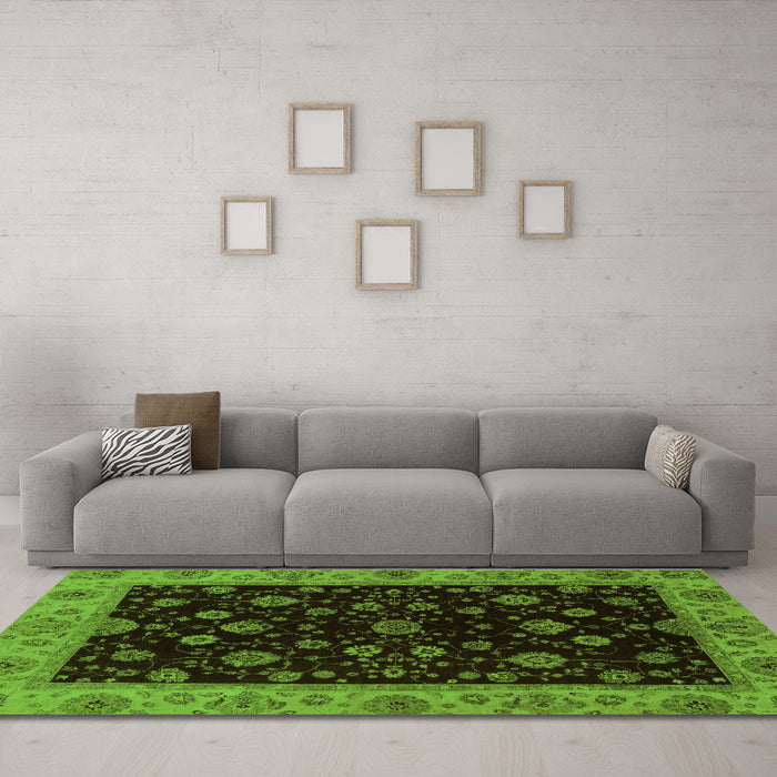 Machine Washable Abstract Green Modern Area Rugs in a Living Room,, wshabs490grn
