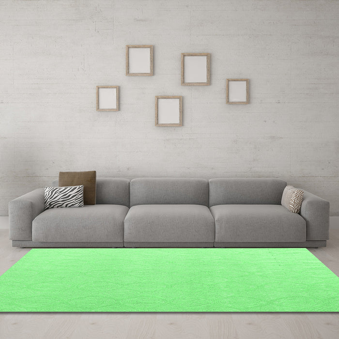 Machine Washable Solid Emerald Green Modern Area Rugs in a Living Room,, wshabs4910emgrn