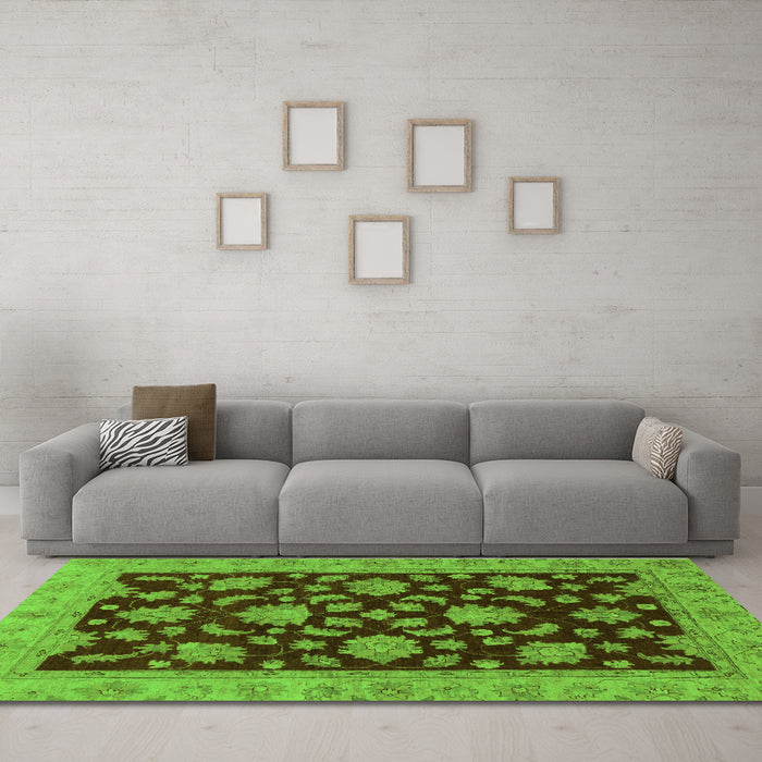 Machine Washable Oriental Green Traditional Area Rugs in a Living Room,, wshabs491grn