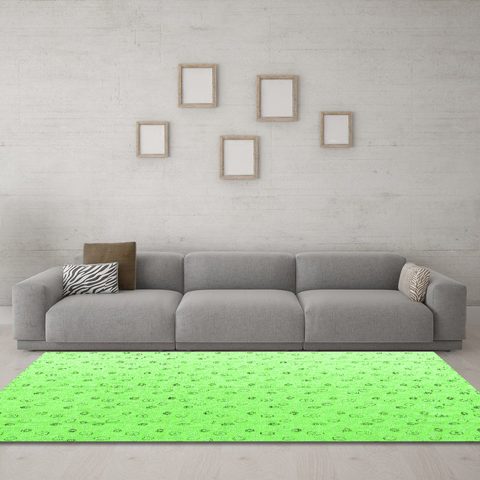 Machine Washable Solid Green Modern Area Rugs in a Living Room,, wshabs4921grn