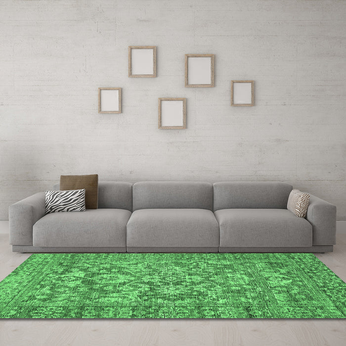Machine Washable Oriental Emerald Green Traditional Area Rugs in a Living Room,, wshabs492emgrn