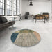 Round Machine Washable Abstract Gray Rug in a Office, wshabs4936