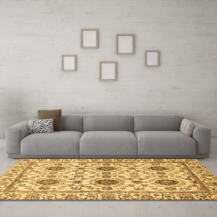 Machine Washable Abstract Brown Modern Rug in a Living Room,, wshabs494brn