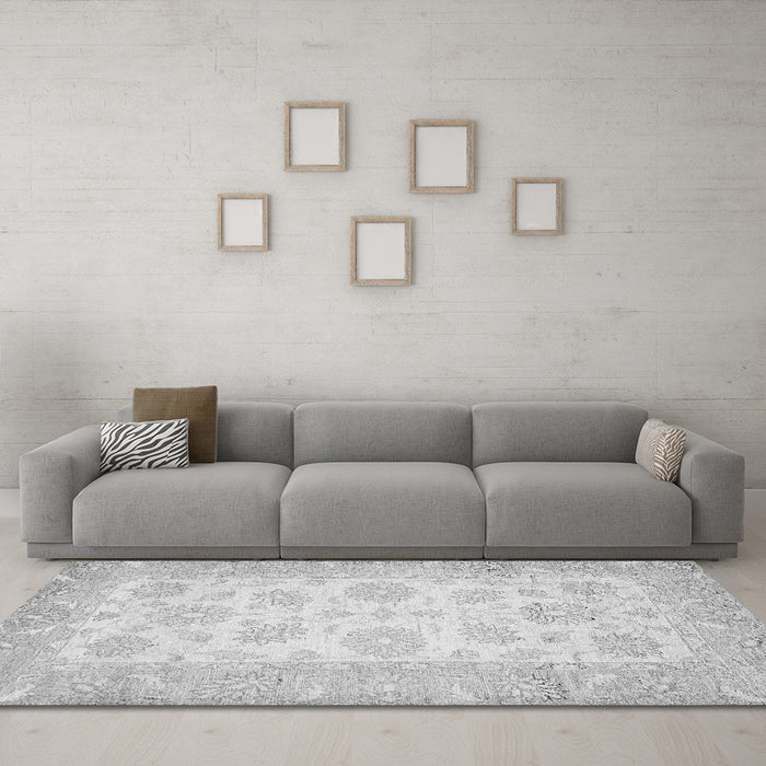 Machine Washable Oriental Gray Traditional Rug in a Living Room,, wshabs495gry