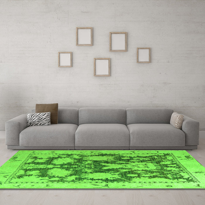 Machine Washable Abstract Green Modern Area Rugs in a Living Room,, wshabs4973grn