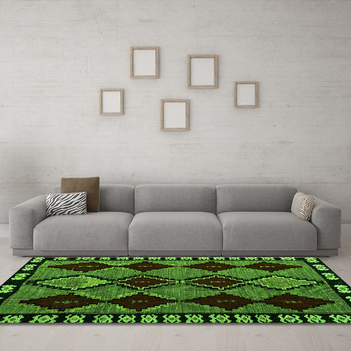 Machine Washable Abstract Green Modern Area Rugs in a Living Room,, wshabs4990grn