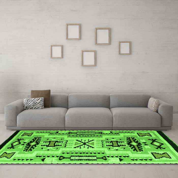 Machine Washable Abstract Green Modern Area Rugs in a Living Room,, wshabs4994grn