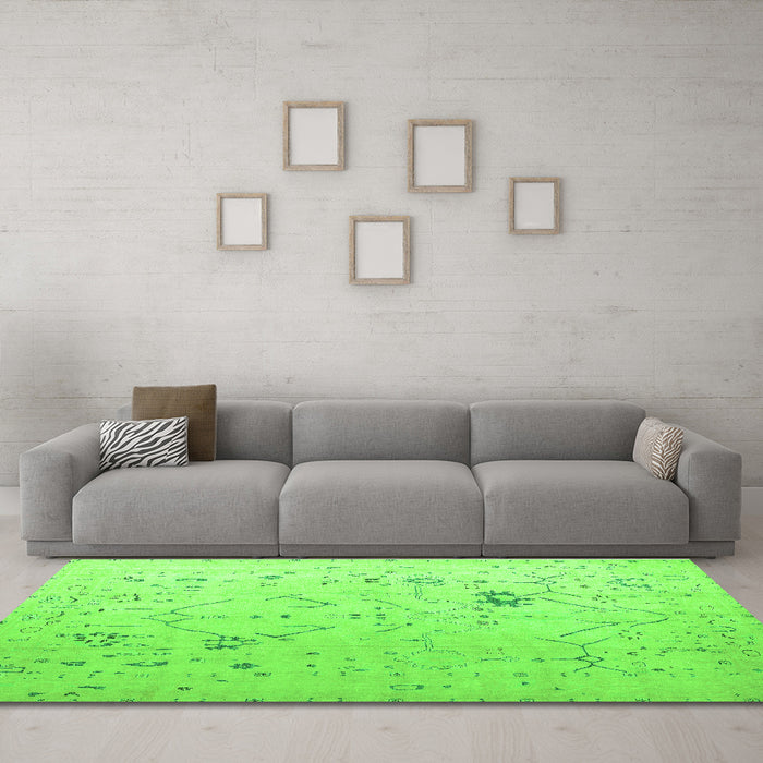 Machine Washable Oriental Green Traditional Area Rugs in a Living Room,, wshabs5006grn