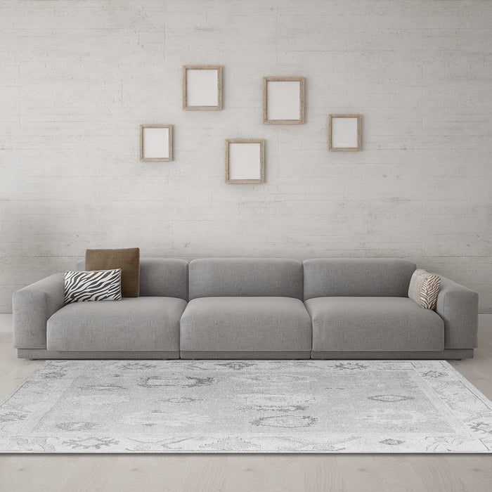 Machine Washable Oriental Gray Traditional Rug in a Living Room,, wshabs5007gry