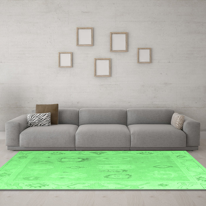 Machine Washable Oriental Emerald Green Traditional Area Rugs in a Living Room,, wshabs5007emgrn