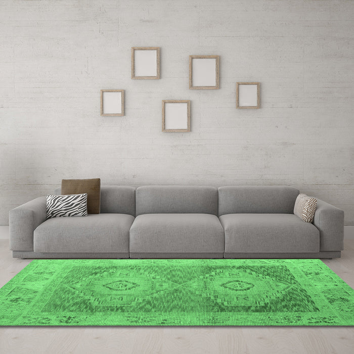 Machine Washable Oriental Emerald Green Modern Area Rugs in a Living Room,, wshabs5023emgrn