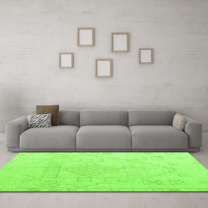 Machine Washable Oriental Green Modern Area Rugs in a Living Room,, wshabs5025grn