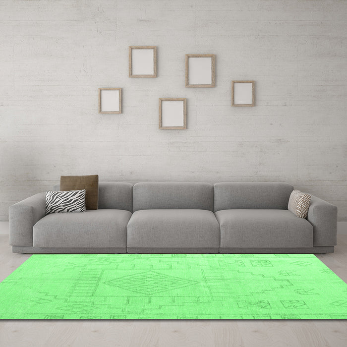 Machine Washable Oriental Emerald Green Modern Area Rugs in a Living Room,, wshabs5025emgrn