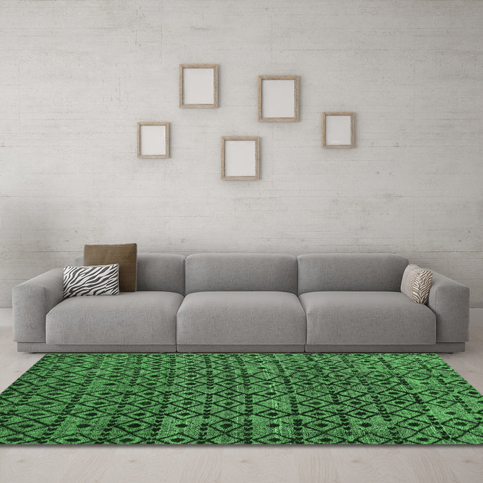Machine Washable Oriental Emerald Green Modern Area Rugs in a Living Room,, wshabs5029emgrn