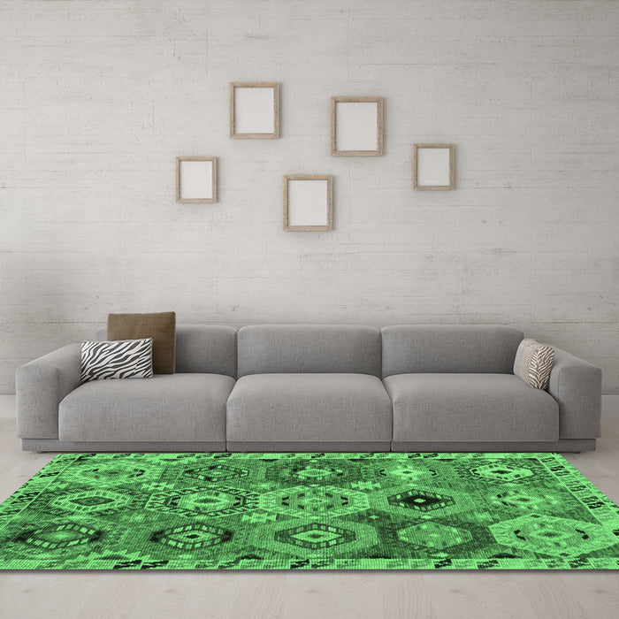 Machine Washable Oriental Emerald Green Modern Area Rugs in a Living Room,, wshabs5030emgrn