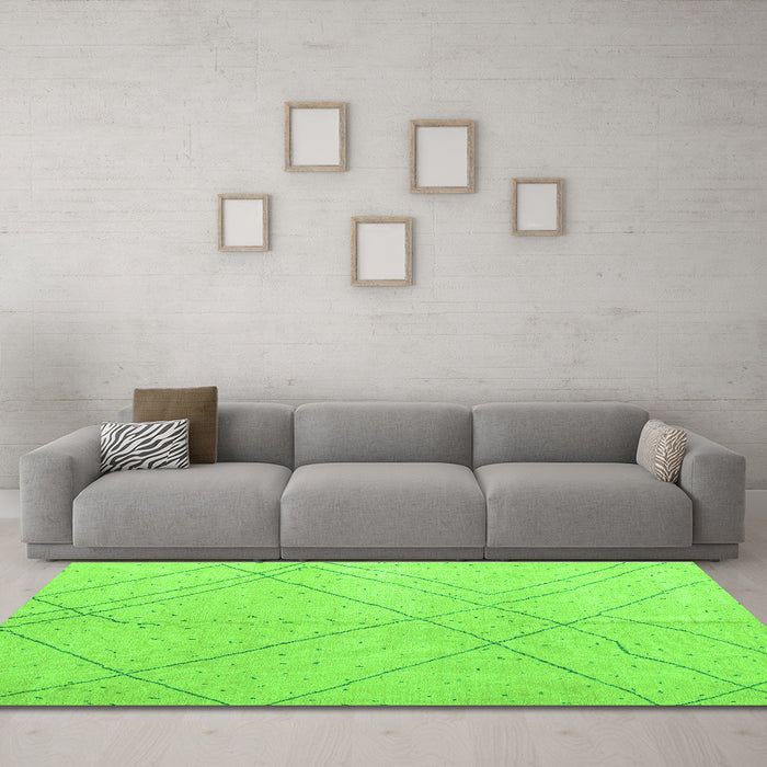 Machine Washable Oriental Green Modern Area Rugs in a Living Room,, wshabs5034grn