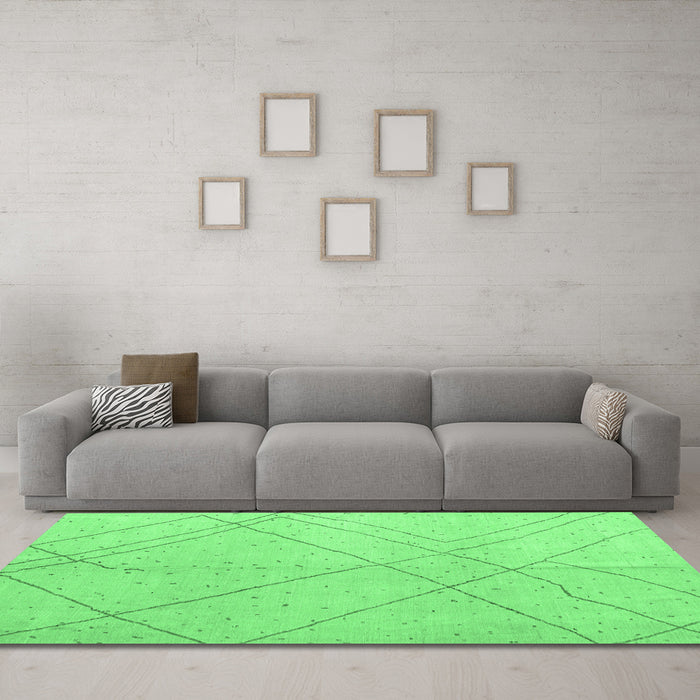 Machine Washable Oriental Emerald Green Modern Area Rugs in a Living Room,, wshabs5034emgrn