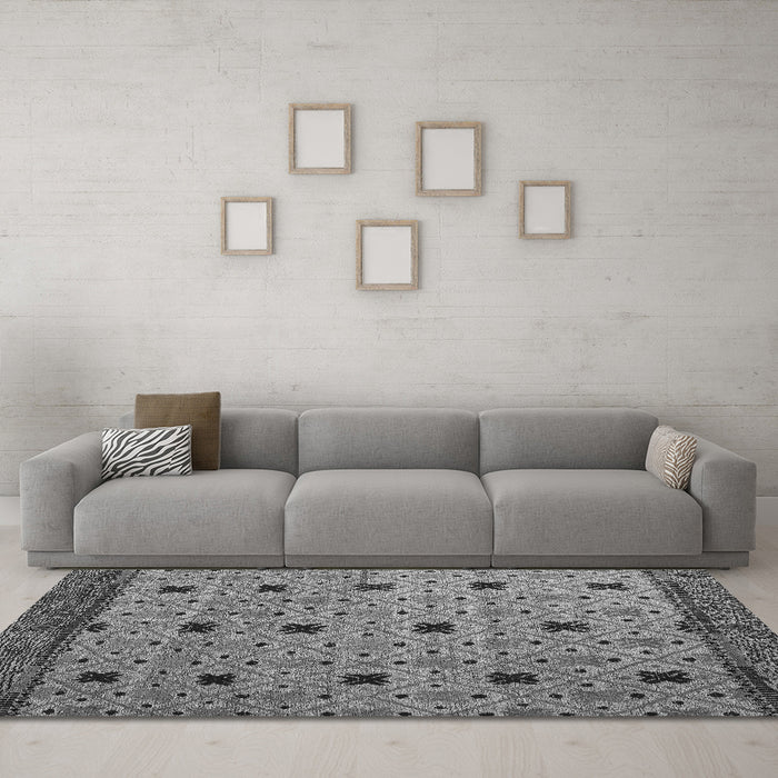 Machine Washable Oriental Gray Modern Rug in a Living Room,, wshabs5037gry