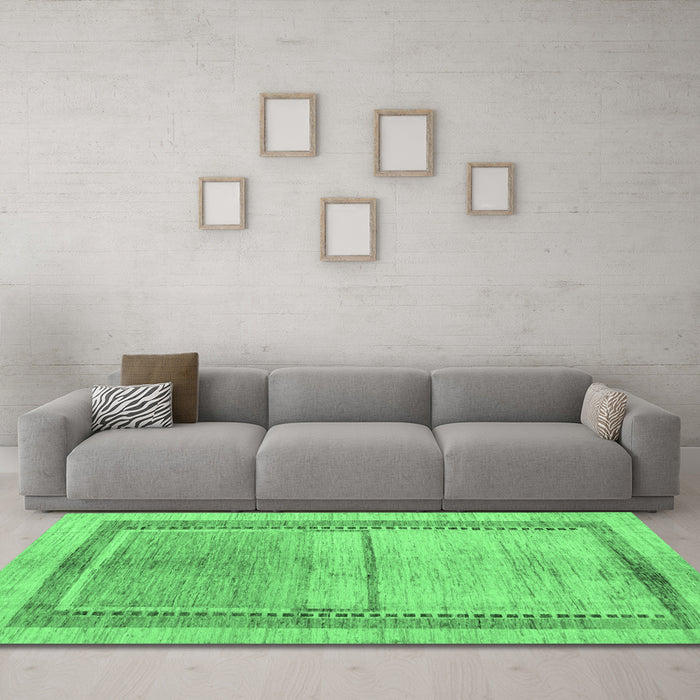 Machine Washable Oriental Emerald Green Modern Area Rugs in a Living Room,, wshabs5040emgrn