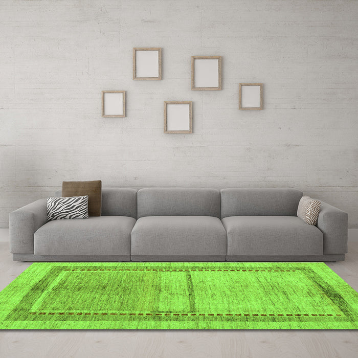 Machine Washable Oriental Green Modern Area Rugs in a Living Room,, wshabs5040grn