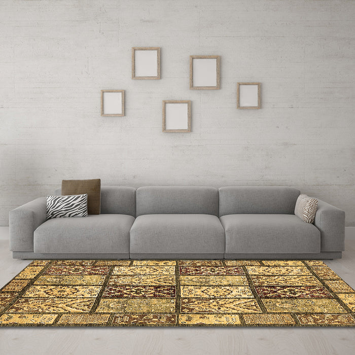 Machine Washable Abstract Brown Modern Rug in a Living Room,, wshabs504brn