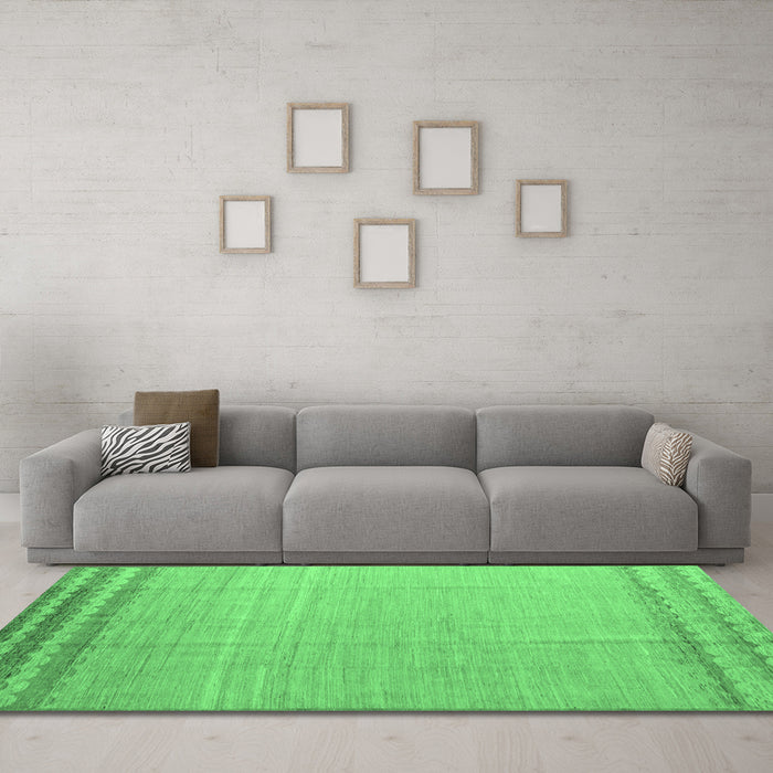 Machine Washable Solid Emerald Green Modern Area Rugs in a Living Room,, wshabs5050emgrn