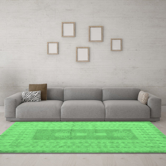 Machine Washable Abstract Emerald Green Modern Area Rugs in a Living Room,, wshabs5057emgrn
