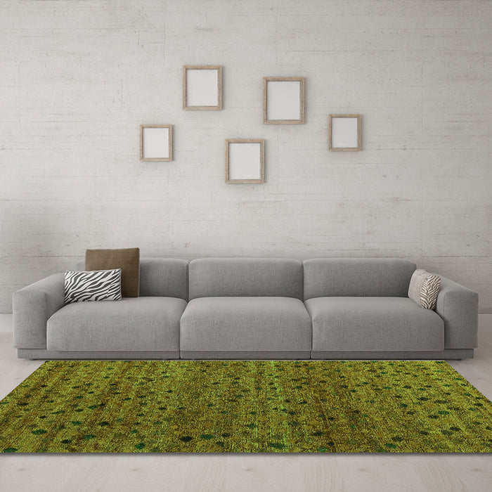 Machine Washable Abstract Green Modern Area Rugs in a Living Room,, wshabs5063grn