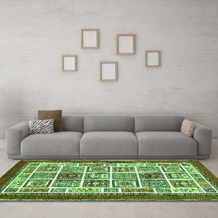 Machine Washable Abstract Green Modern Area Rugs in a Living Room,, wshabs506grn