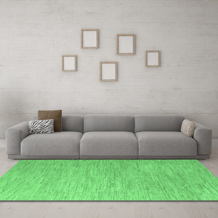 Machine Washable Solid Emerald Green Modern Area Rugs in a Living Room,, wshabs5079emgrn