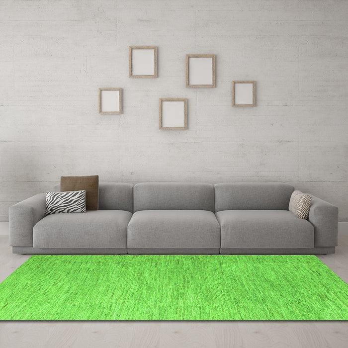 Machine Washable Solid Green Modern Area Rugs in a Living Room,, wshabs5079grn