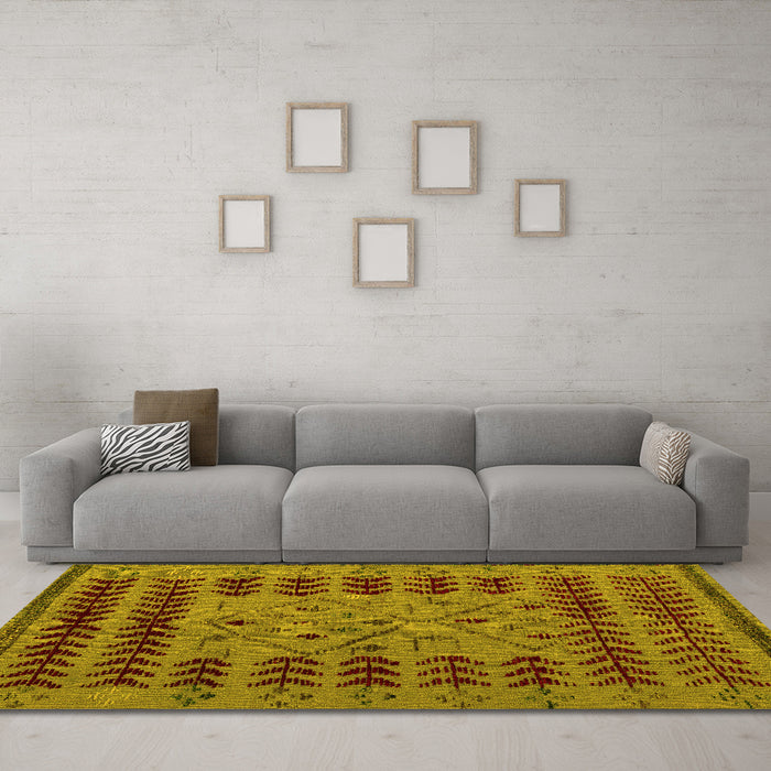 Machine Washable Abstract Yellow Modern Rug in a Living Room, wshabs5081yw