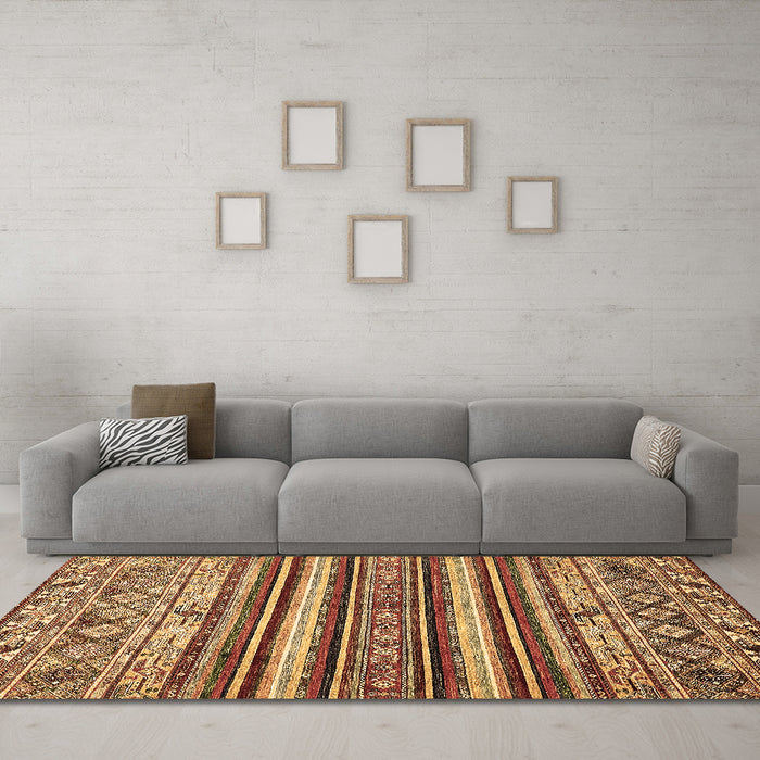 Machine Washable Abstract Brown Modern Rug in a Living Room,, wshabs509brn