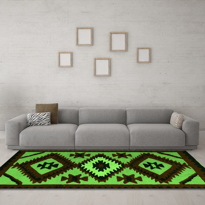 Machine Washable Abstract Green Modern Area Rugs in a Living Room,, wshabs5106grn