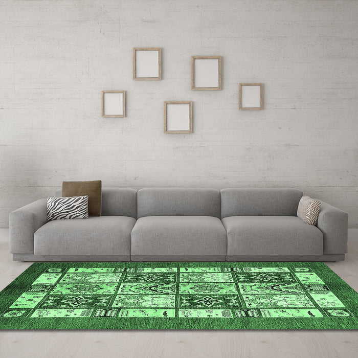 Machine Washable Abstract Emerald Green Modern Area Rugs in a Living Room,, wshabs510emgrn