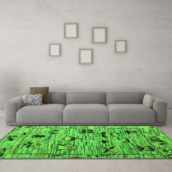 Machine Washable Abstract Green Modern Area Rugs in a Living Room,, wshabs5119grn