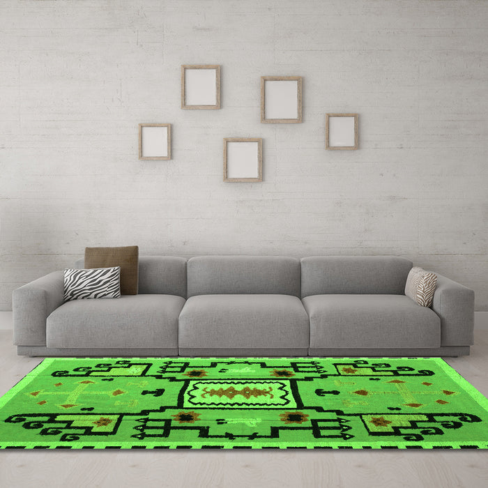 Machine Washable Abstract Green Modern Area Rugs in a Living Room,, wshabs5131grn