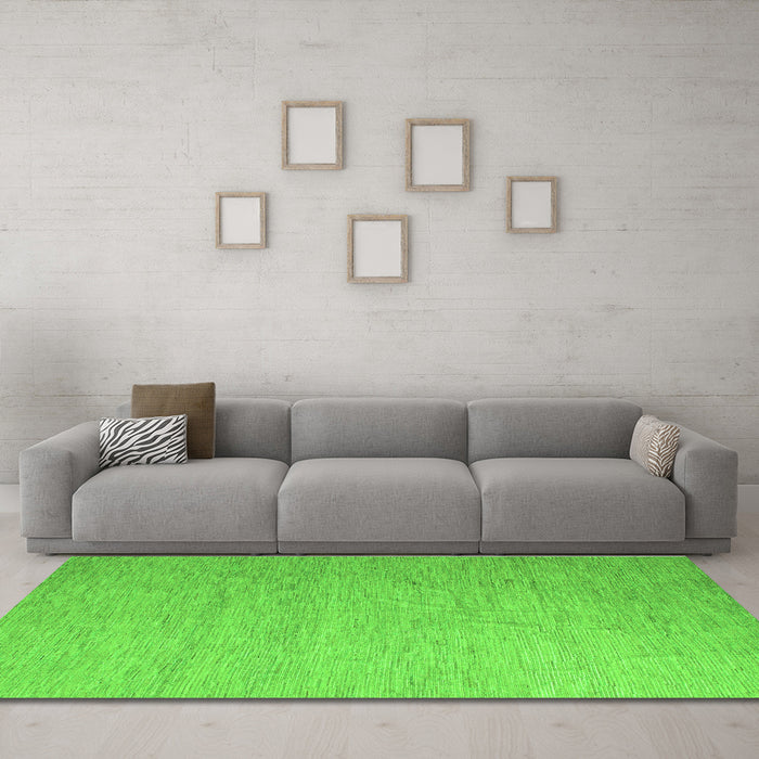 Machine Washable Solid Green Modern Area Rugs in a Living Room,, wshabs5145grn