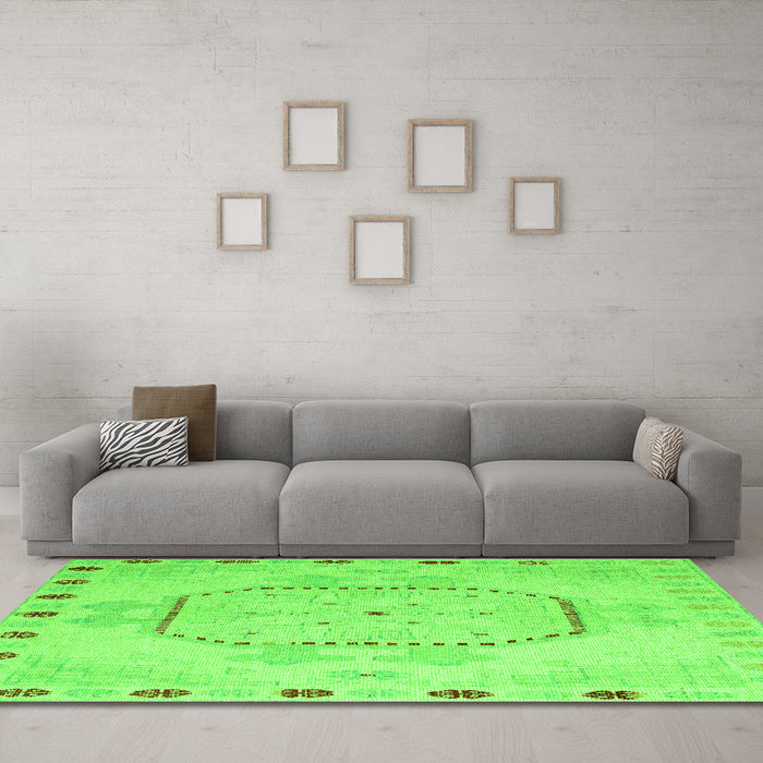 Machine Washable Abstract Green Modern Area Rugs in a Living Room,, wshabs5147grn