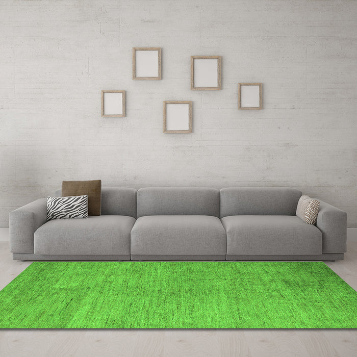 Machine Washable Abstract Green Modern Area Rugs in a Living Room,, wshabs5158grn