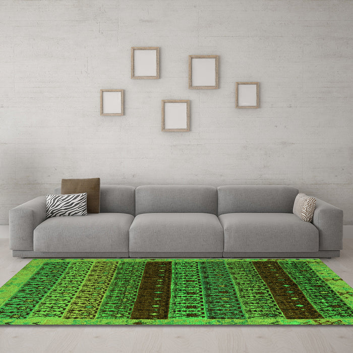 Machine Washable Abstract Green Modern Area Rugs in a Living Room,, wshabs5165grn