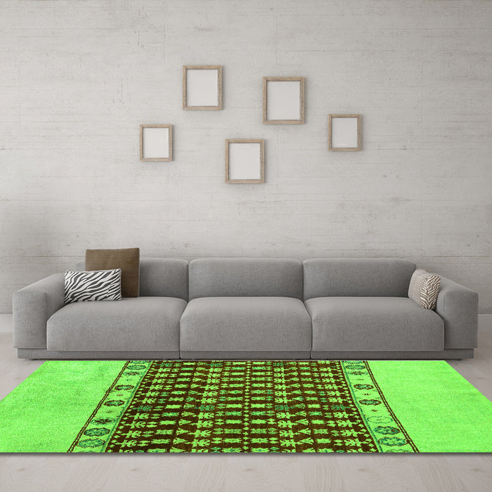 Machine Washable Abstract Green Modern Area Rugs in a Living Room,, wshabs5167grn